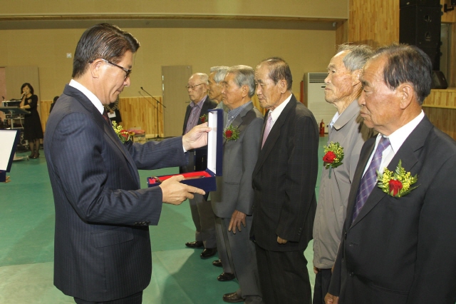 640고성군 제18회 노인의 날 및 경로의 달 기념행사(2)