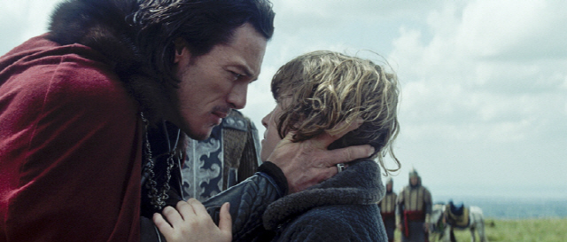 640700Max2014draculauntold06