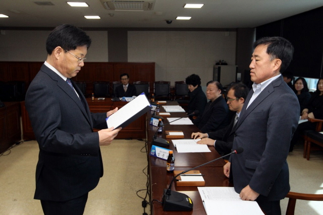 640고성군 청소년육성위원회 회의 개최 (위촉장 수여)