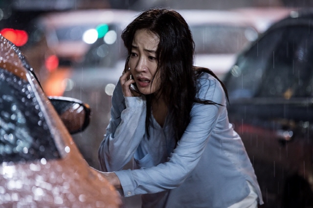 640Max2015thephone_s10.jpg
