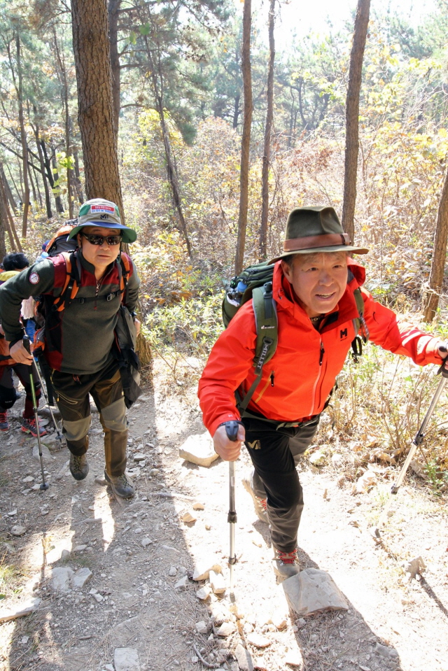 200엄홍길대장과 함께하는 공룡나라 거류산 등산축제(6).JPG