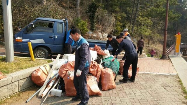 640하이면 청년회, 찜통 무더위 속에서도 국토대청결운동 펼쳐 (2).jpg