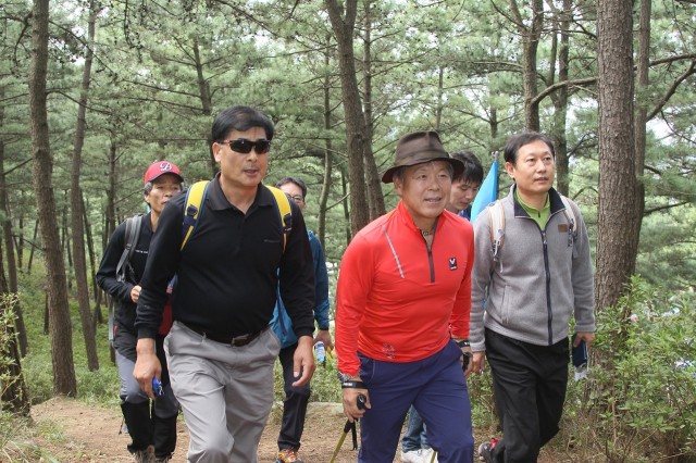 엄홍길 대장과 함께하는 거류산등산축제 (3).JPG