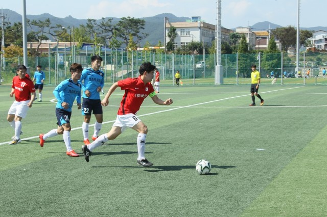 고성서 도내 사회인 축구 최강 클럽팀 가린다 (1).JPG