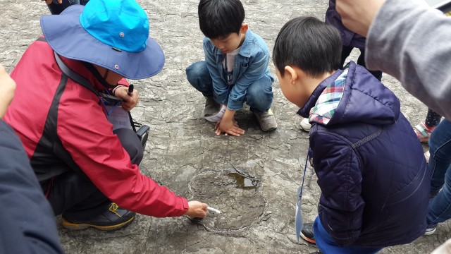 고성군, 고성공룡박물관에서 가족과 즐거운 추억 쌓으세요! (명예관장과 함께하는 주말 가족 체험 프로그램) (1).jpg