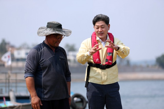 백두현 고성군수, 적조 고수온 피해예방 현장 점검.jpg