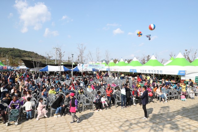 10월28일 제2회 고성가리비수산물축제 (5).JPG