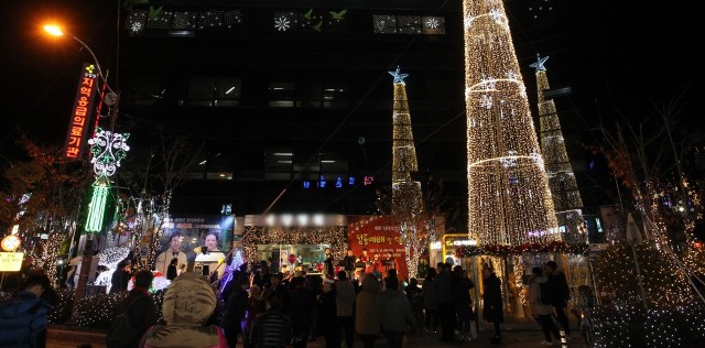 고성군, 제2회 크리스마스 트리 문화축제 개최(지난해 행사사진).jpg