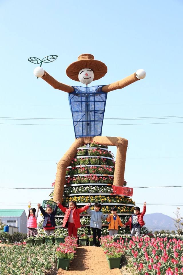 4월4일 농업기술센터 허수아비 (2).JPG