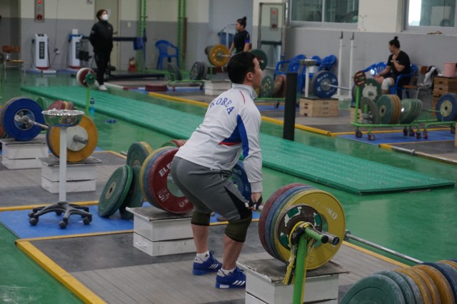 2-1 역시 역도는 경남 고성군 역도국가대표선수단 전지훈련.JPG