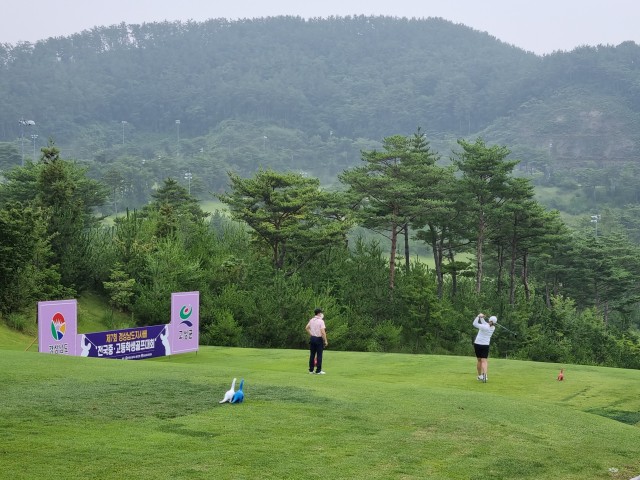 2-1 유소년 골프의 새로운 희망으로 떠오르는 고성군.jpg