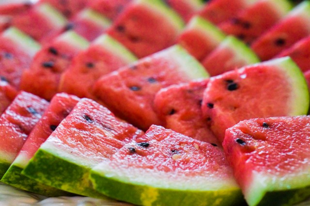 sliced-watermelon-SBI-300758205.jpg