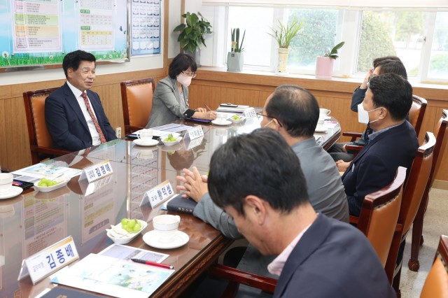 4-3 이상근 고성군수, 관내 학교 및 교육 현장 방문.JPG