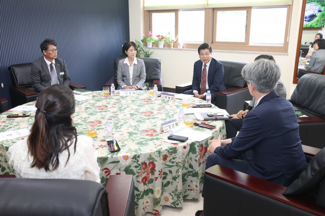 4-2 이상근 고성군수, 관내 학교 및 교육 현장 방문.JPG