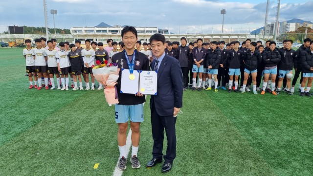 1-2 경남고성FCU15, 경남지역 2022 전국 중등 축구리그 전승 우승 ‘대기록’ 2022 전국 중등 축구리그 왕중왕전 정조준_최우수선수상 최성훈.jpg