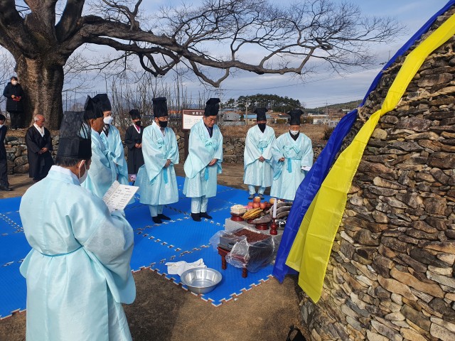 1-3 제304주년 은정자 동신제 봉행.jpg