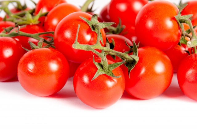cherry-tomato-SBI-300781928.jpg