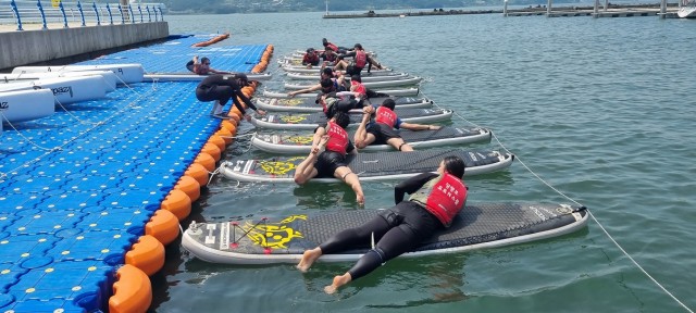 1-2 고성군 당항만에서 스탠드업 패들보드(SUP, stand up paddle), 철인 3종 국가대표 선발전 개최_SUP.jpg