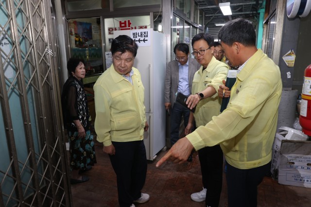 2-5 이상근 고성군수, 태풍 ‘카눈’ 피해 상황 점검.jpg