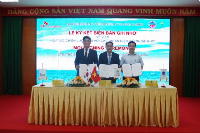 SK오션플랜트와 베트남 BaSon & SREC 컨소시엄이 27일 베트남 현지에서 해상풍력 사업협력을 위한 업무협약(MOU)을 체결했다 (1).jpg