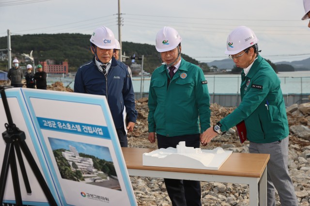 1-1 이상근 고성군수, 고성군 유스호스텔 건립사업 현장 점검.jpg