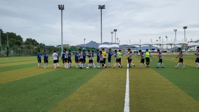 2-1 ‘추위를 녹이는 불꽃 슛’, 리면별 축구대회 개최(22년 개최된 제21회 고성군수기 리면별 축구대회 사진).jpg