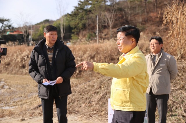 1-3 이상근 고성군수, 파크골프장 조성사업 현장 점검.JPG