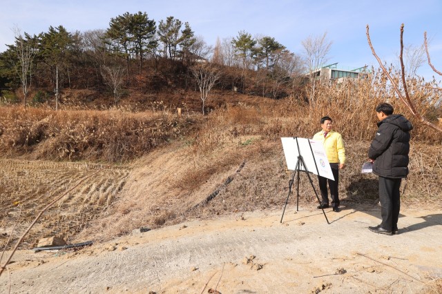 1-2 이상근 고성군수, 파크골프장 조성사업 현장 점검.JPG